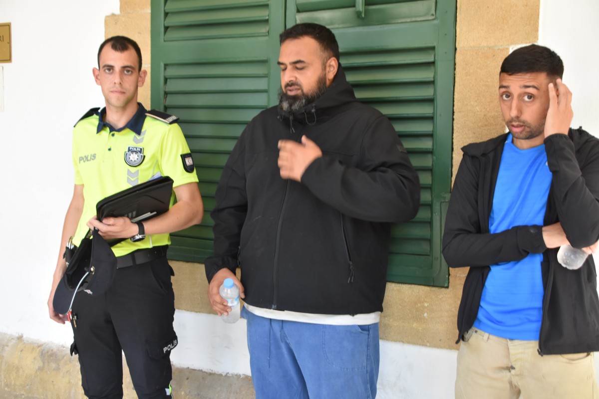 Ercan’da valizlerden 119 karton sigara ve 880 paket tütün çıktı